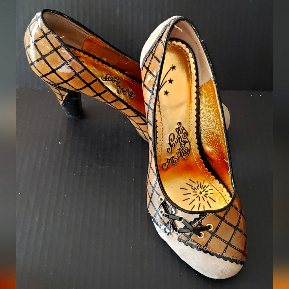Naughty Monkey Tan & Black Plaid Pump. Size 10.